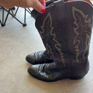 Size 12B Ostrich Lucchese Men’s Round Toe Cowboy Boots.